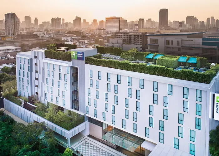 Holiday Inn Express Bangkok Soi Soonvijai By Ihg