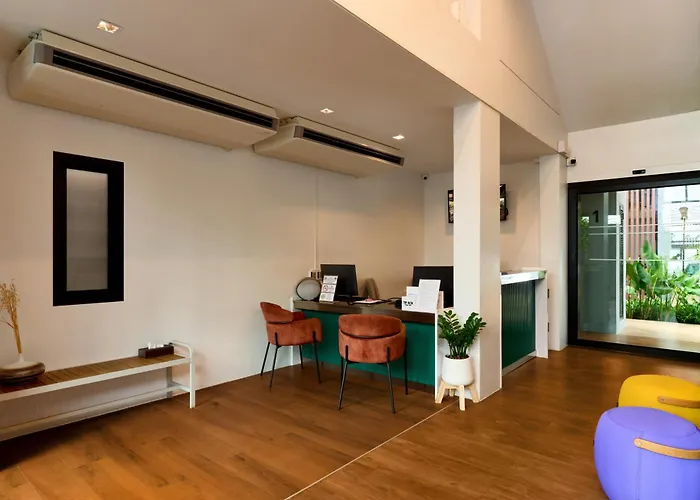 Red Door Samsen Hotel, Bangkok